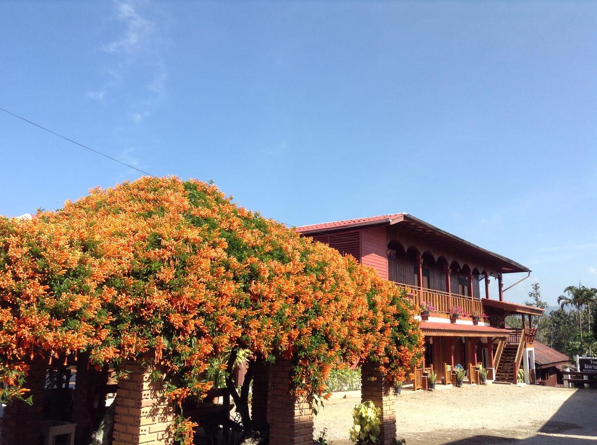 Mitkhoonyoum Hotel Ban Khun Yuam Bagian luar foto