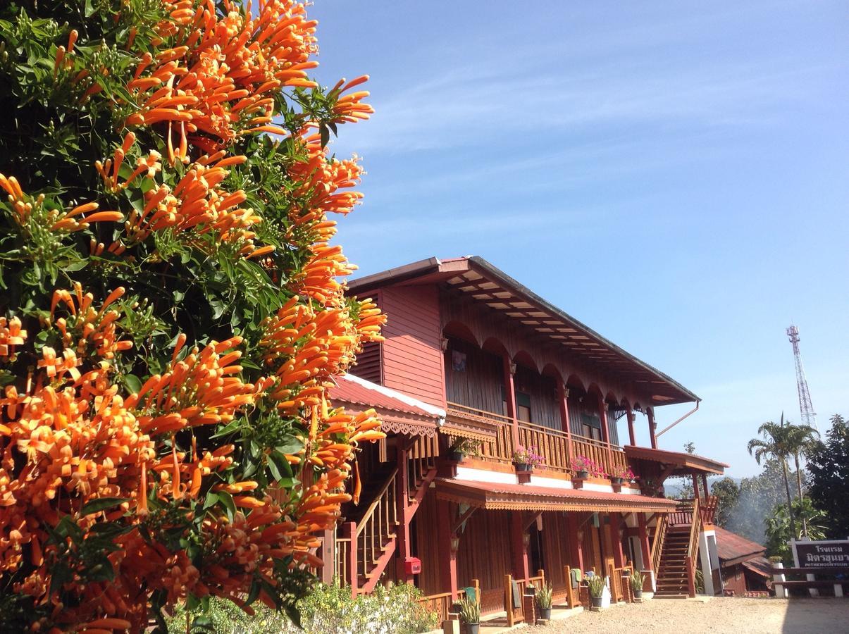 Mitkhoonyoum Hotel Ban Khun Yuam Bagian luar foto